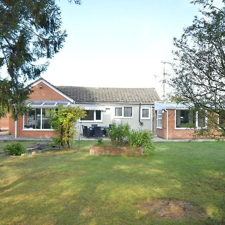 Little Hare Lodge - Spacious 2 Bedroom Attached Bungalow Woodhall Spa Exterior foto